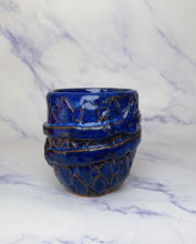 Load image into Gallery viewer, Tia Hug