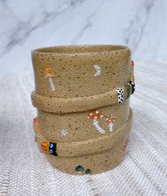 Load image into Gallery viewer, Shroomie Hug