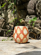 Load image into Gallery viewer, Kuffiyeh Cup no. 1
