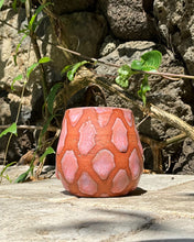 Load image into Gallery viewer, Kuffiyeh Cup no. 2