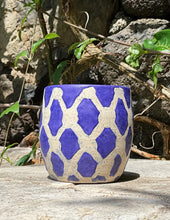 Load image into Gallery viewer, Kuffiyeh Cup no. 14
